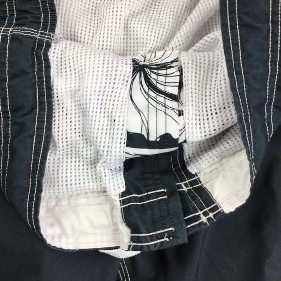 Speedo Black/White Hibiscus Board Shorts, XL - Picture 3 of 5